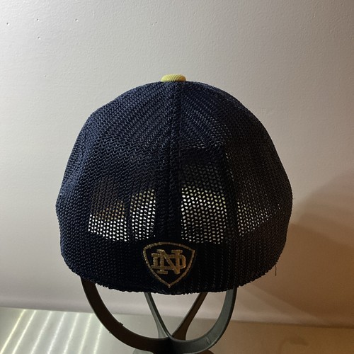 Gorra de fútbol americano Adidas Universidad de Notre Dame ajustada para jóvenes malla posterior - Imagen 4 de 8
