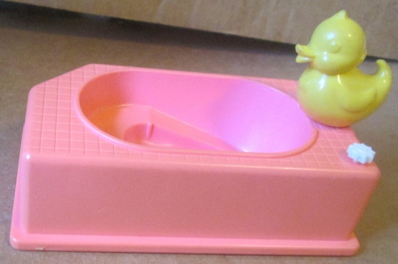 1995 Barbie Bathtime Fun Kelly BATHTUB Tub w Yellow Duck