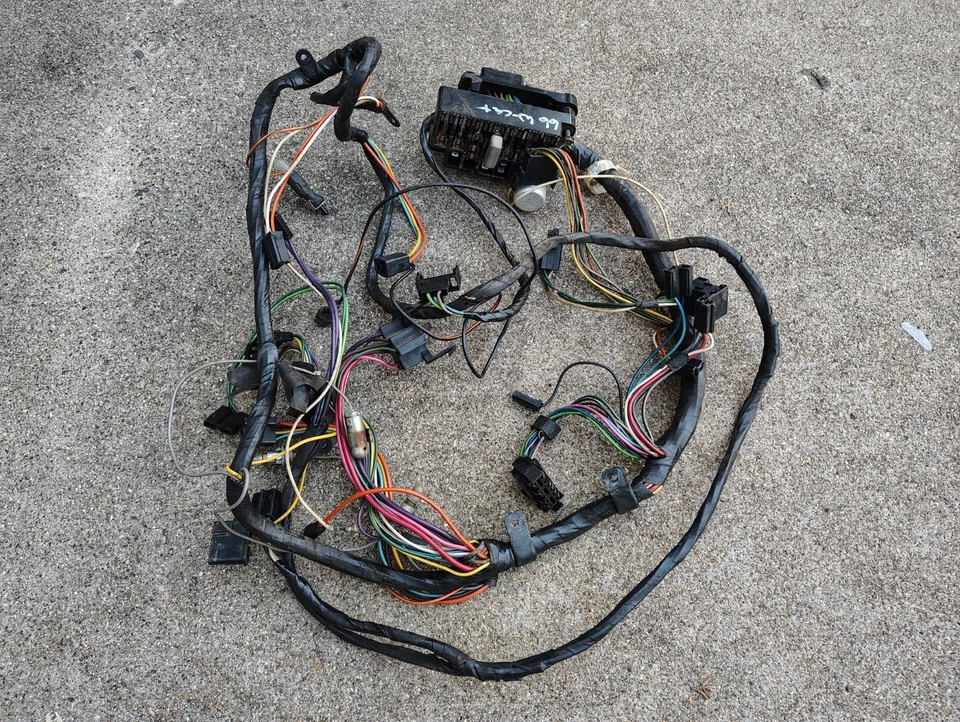 1966 Buick Wildcat Electra 225 LeSabre A/C Dash Wiring Harness & Fuse Box - Image 2 of 4