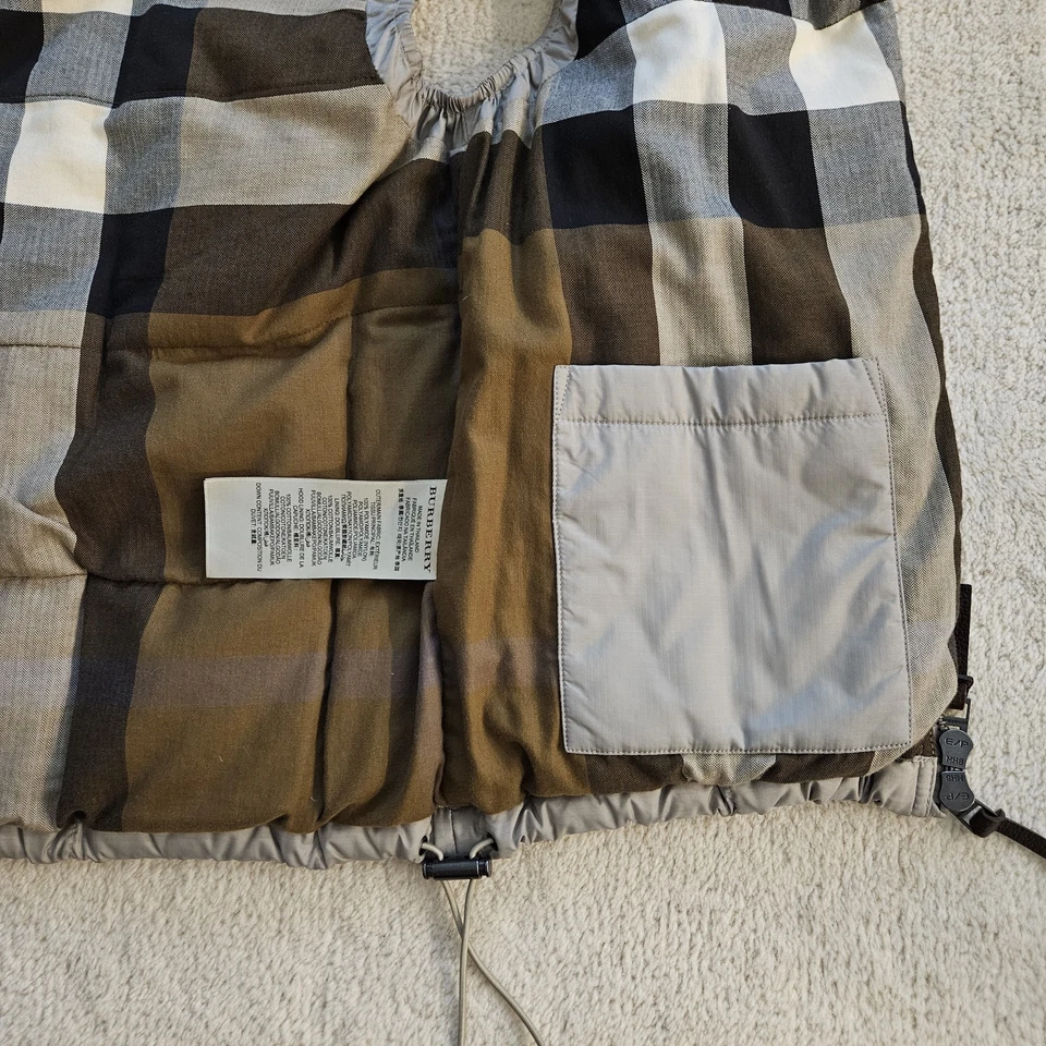 Chaleco acolchado Burberry Brit para hombre talla M color crema con capucha extraíble Foto 3 de 4