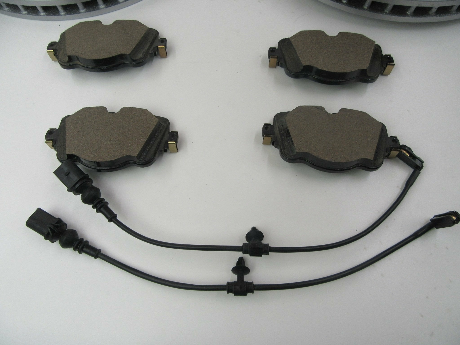 Bentley Bentayga rear brake pads and rotors TopEuro 503