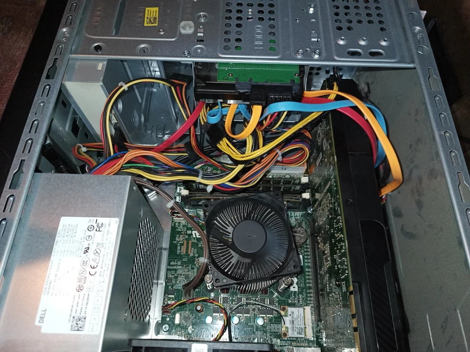 DELL GAMING PC i7 4790 3.6Ghz 32GB RAM 400GB SSD 2TB HDD GTX 1080 8GB WIN 11 - Image 3 of 4