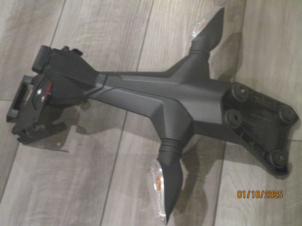 Soporte de matrícula Ducati Monster 797 2018 con luz de señal de giro 87211251A Foto 3 de 4