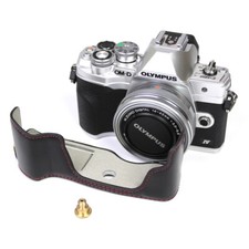 Borsa per fotocamera mezza calotta Olympus EM-10 IV custodia astuccio ecopelle nero CC1170a