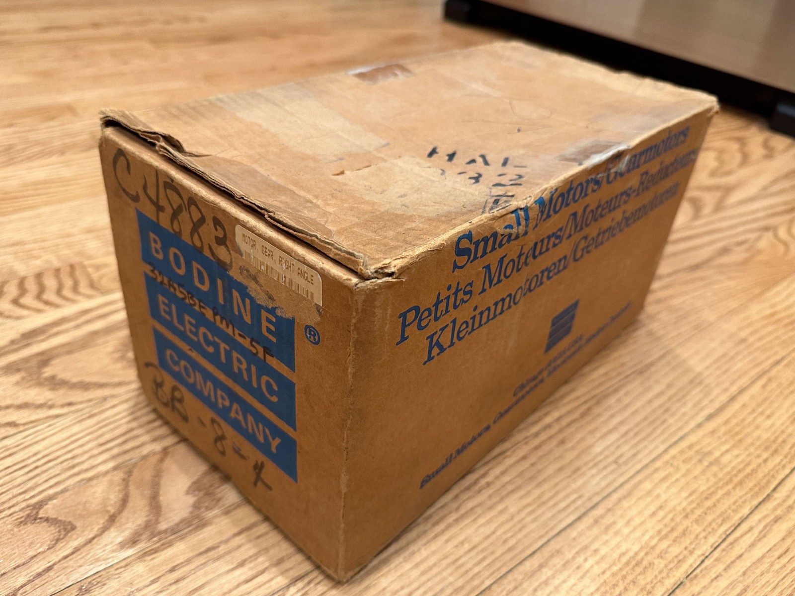 Bodine Electric Company 33A5BEPM-5F Right Angle DC Gearmotor 1/8hp 130v RPM 62