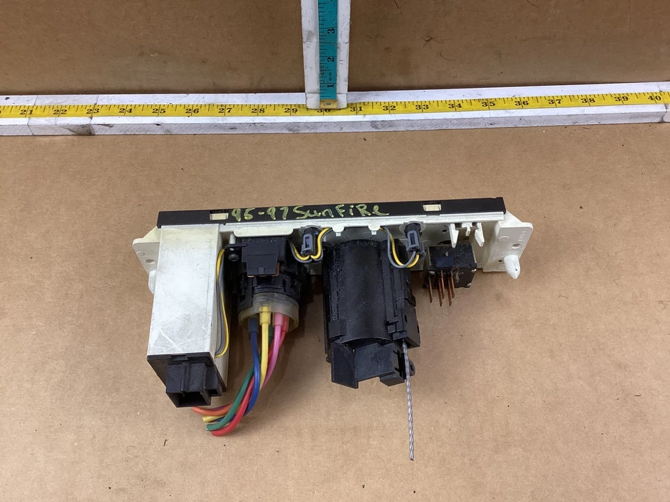 Pontiac Sunfire 1995-1997 calor aire acondicionado temperatura control climático 12214652 OEM Foto 2 de 4