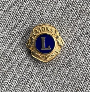 Lions International Vintage Gold Tone Pin Badge Brooch