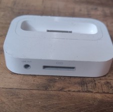 Apple iPod Charging Cradle Dock A1256 White 30-Pin Connector for iPod