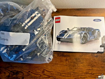 LEGO Technic 2022 Ford GT (42154) - Blue & White - With Manual - Retired Set