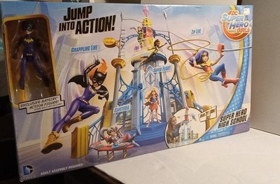 SUPER GIRLS HERO HIGH SCHOOL Playset + Exclusive BATGIRL FIGURE DC Comics MIB E*