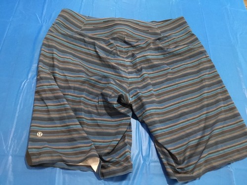 Men Lululemon Board shorts Current State Swim Size 36 Large Stripe - Picture 2 of 3