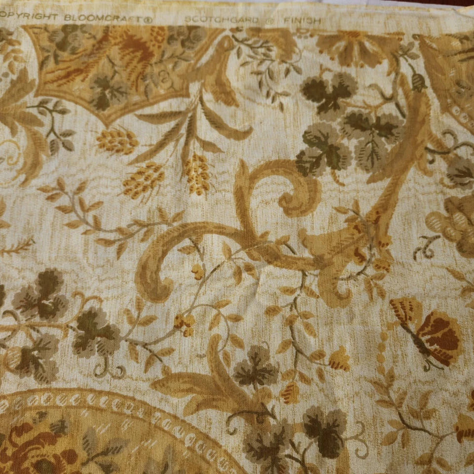 Tela Bloomcraft Selección Versalles Serigrafía Scotchgard Floral 2 Yardas NOTAS Foto 3 de 4
