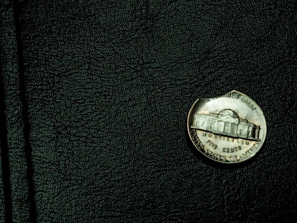 Mint Error Coin 1985 p Jefferson Nickel 5FS Clipped Planchet Uncirculated - Image 4 of 4