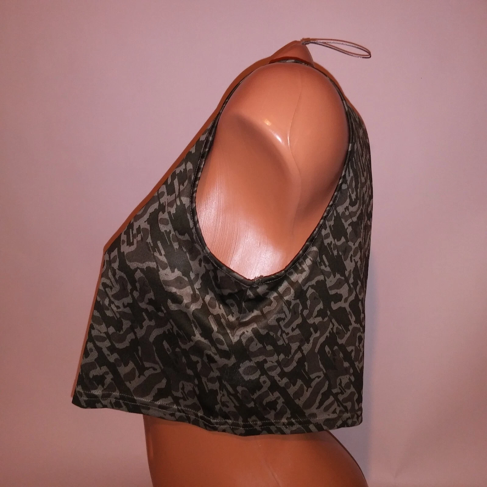 gymshark crop top sleeveless camo crew neck muscle tank-top