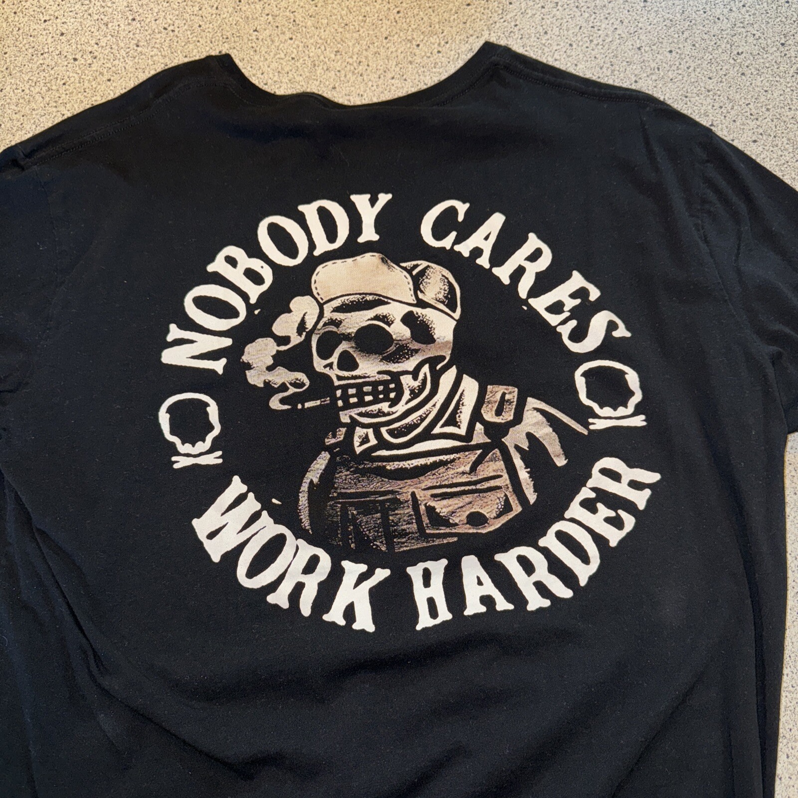 ALTRA T shirt nera Chicyea Nobody Cares Work Harder taglia XL grafica teschio + altre 3