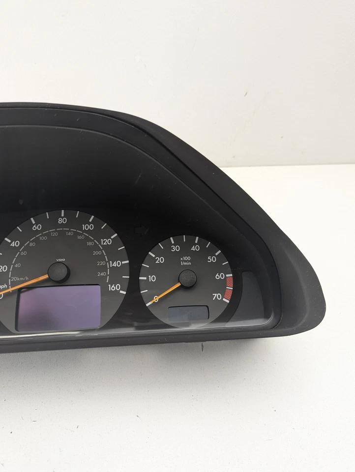 01-03 Mercedes W208 CLK320 CLK430 cuadro de instrumentos medidor velocímetro OEM Foto 4 de 4