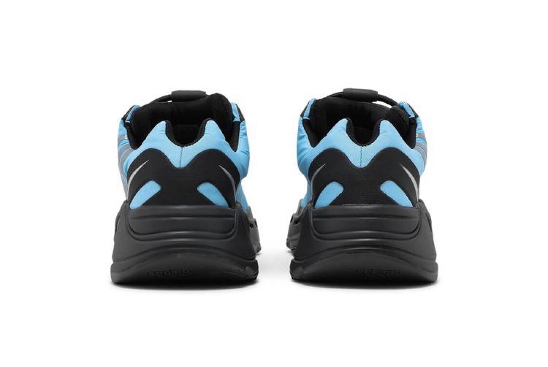 Brand New Adidas Yeezy Boost 700 MNVN Bright Cyan Reflect Size 10M