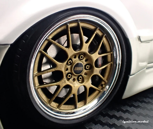 Modelo de encendido 1/18 IG3580 Toyota VERTEX Chaser JZX100 Mark II (blanco/oro) - Imagen 4 de 4