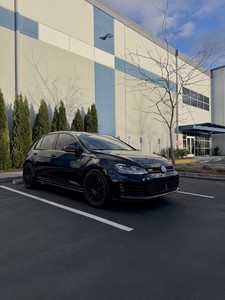 2017 Volkswagen Golf S/SE