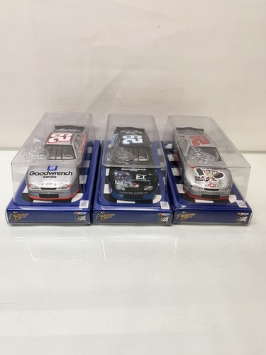 NASCAR Winner's Circle #29 Kevin Harvick 1:64 auto pressofuse set di 3 - Foto 3 di 6