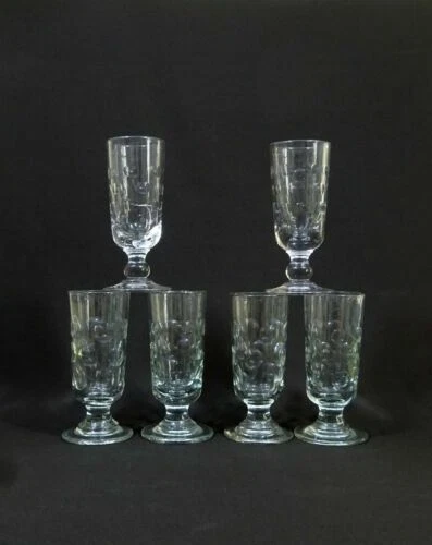 Verres absinthes à absinthe et cuillères de collection