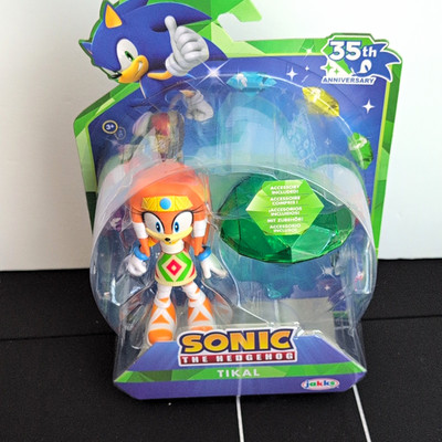 JAKKS Pacific Sonic the Hedgehog 35th Anniversary Tikal Figure w/ Master Emerald