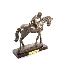 Horse Race Figurine Mill Reef 1:72 17cm Resin - Atlas Collection 104