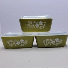 Pyrex 0502 Crazy Daisy Spring Blossom Green 3 Refrigerator Dishes w/Lids 1.5 PT
