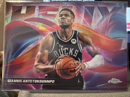 2025 Topps Chrome Giannis Antetokounmpo Base (RAW)