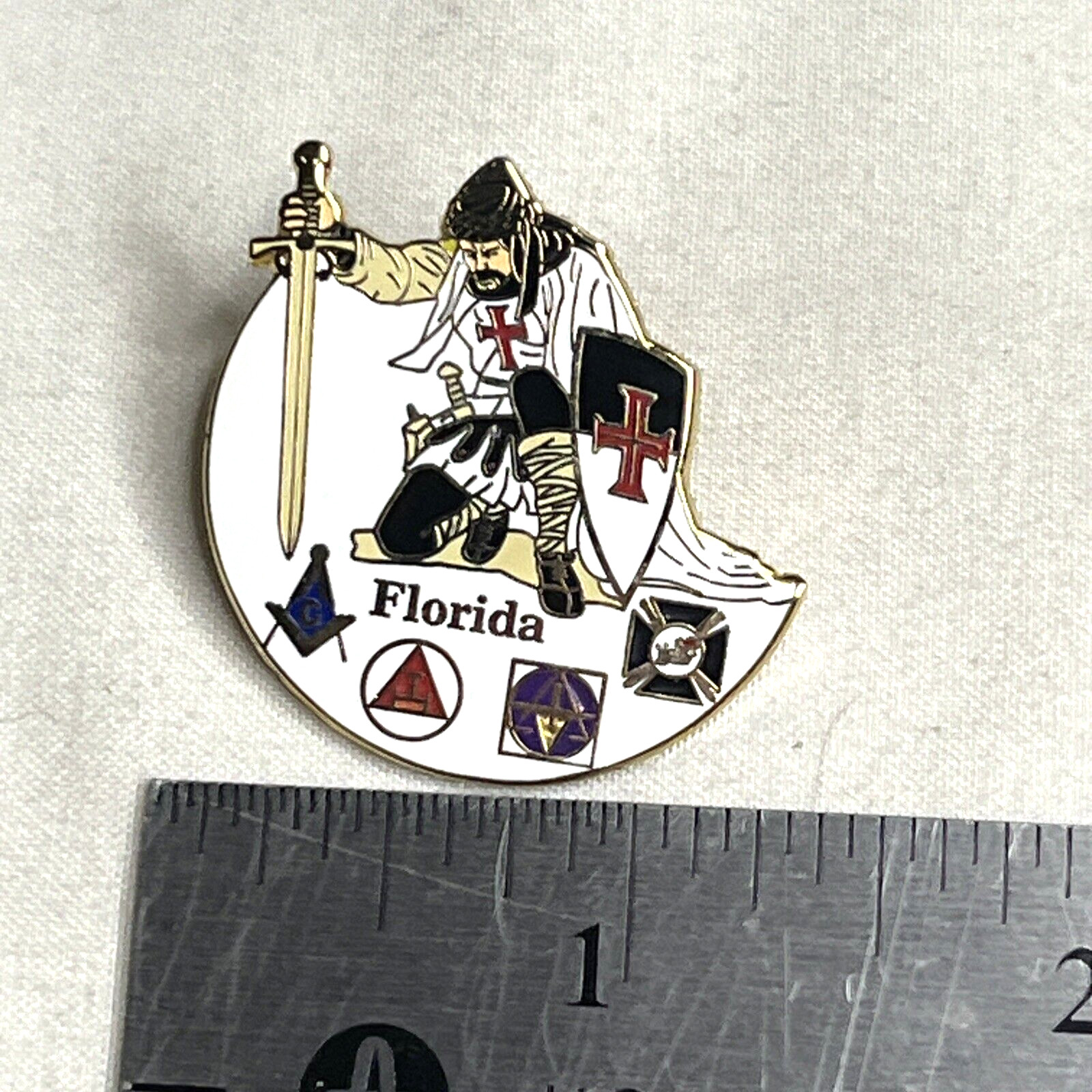 Masonic Pin Knight Crusader Sword Shield Freemasonry Fraternal Enameled Badge