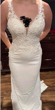 Morilee Wedding Dress Size 6-8, Never Been Worn.