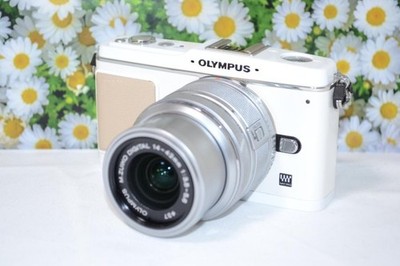 Olympus PEN E-P1 White 12.3MP Digital Camera Body w/14-42mm Lens