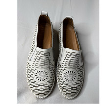 Spring Step White Leather Slip-On Flats Cut-Out Braided Round Toe Women's 9