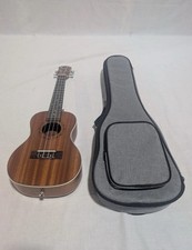 Ranch Uk-23 Ukulele And Starter Kit With Case, Strap And Accessories RIGHT HAND