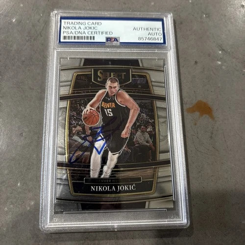 Nikola Jokic on card auto authenticated