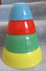 4 Vintage 1940's Pyrex Primary Colors Nesting Mixing Bowl 401-404 Series
