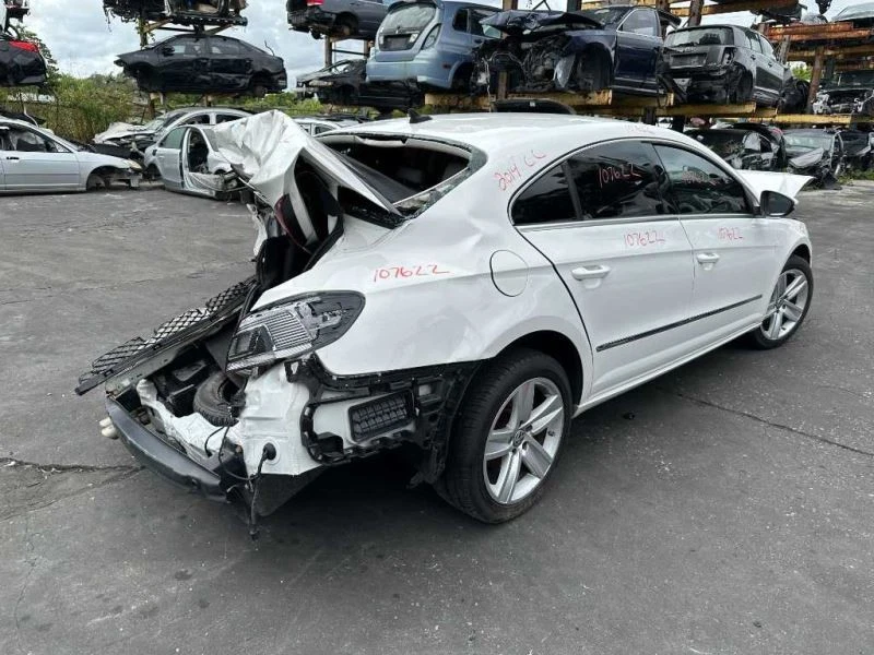 Bote de carbón de vapor de combustible 2009 10 11 12 13 14 15 16 17 Volkswagen CC 2,0 L Foto 3 de 4