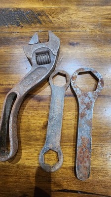 Vintage BEMIS & CALL B & C 8'' adjustable S curved loop handle Wrench tool