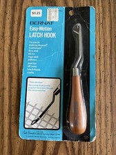 Vintage Bernat East-Motion Latch Hook Wooden Handle Made in England In Package