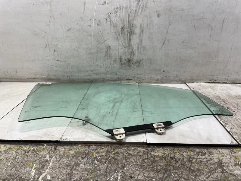 Chevrolet Traverse 2010 puerta del lado del pasajero delantero derecho ventana vidrio OEM+ Foto 4 de 4