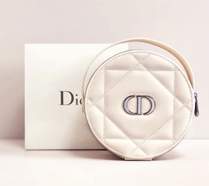 essential v necklace