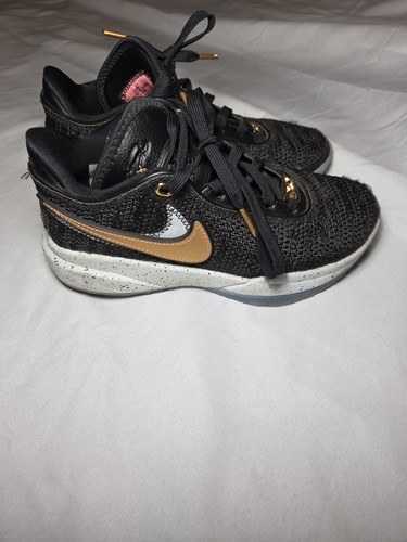nike lebron 20 Black And Gold Size 3.5 Y - Picture 4 of 7