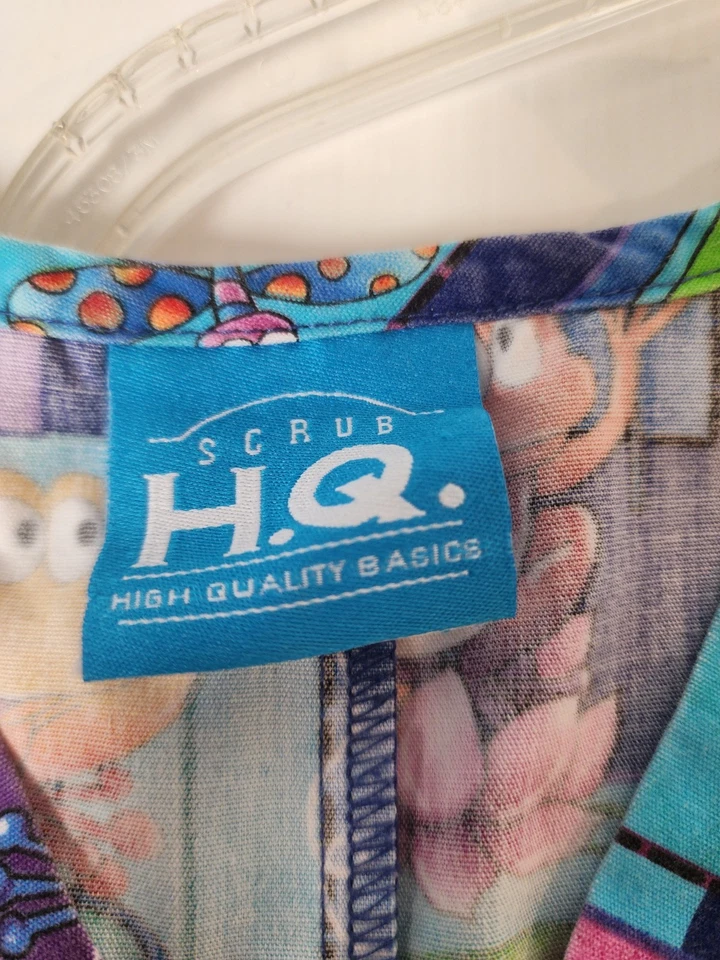 Scrub High Quality Basics Top with frogs V-Neck & Pockets Size Medium - Image 4 of 4