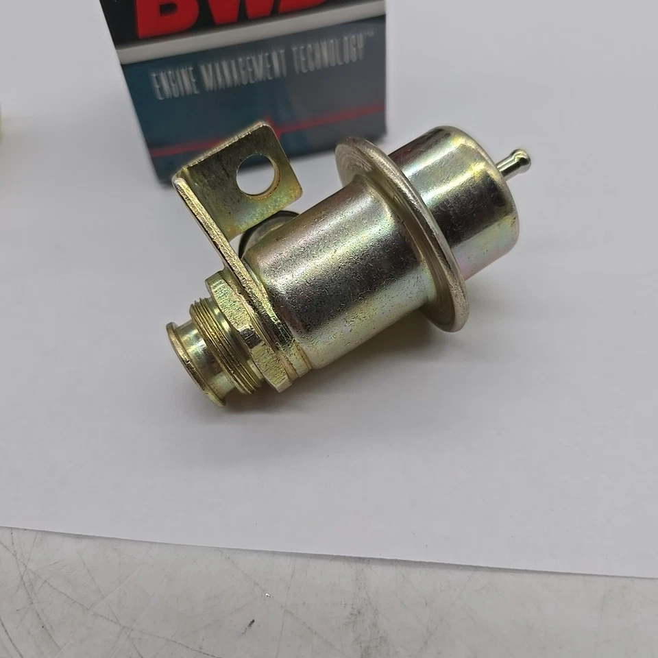 Regulador de presión de inyección de combustible-VIN: M BWD 22852 Foto 2 de 4