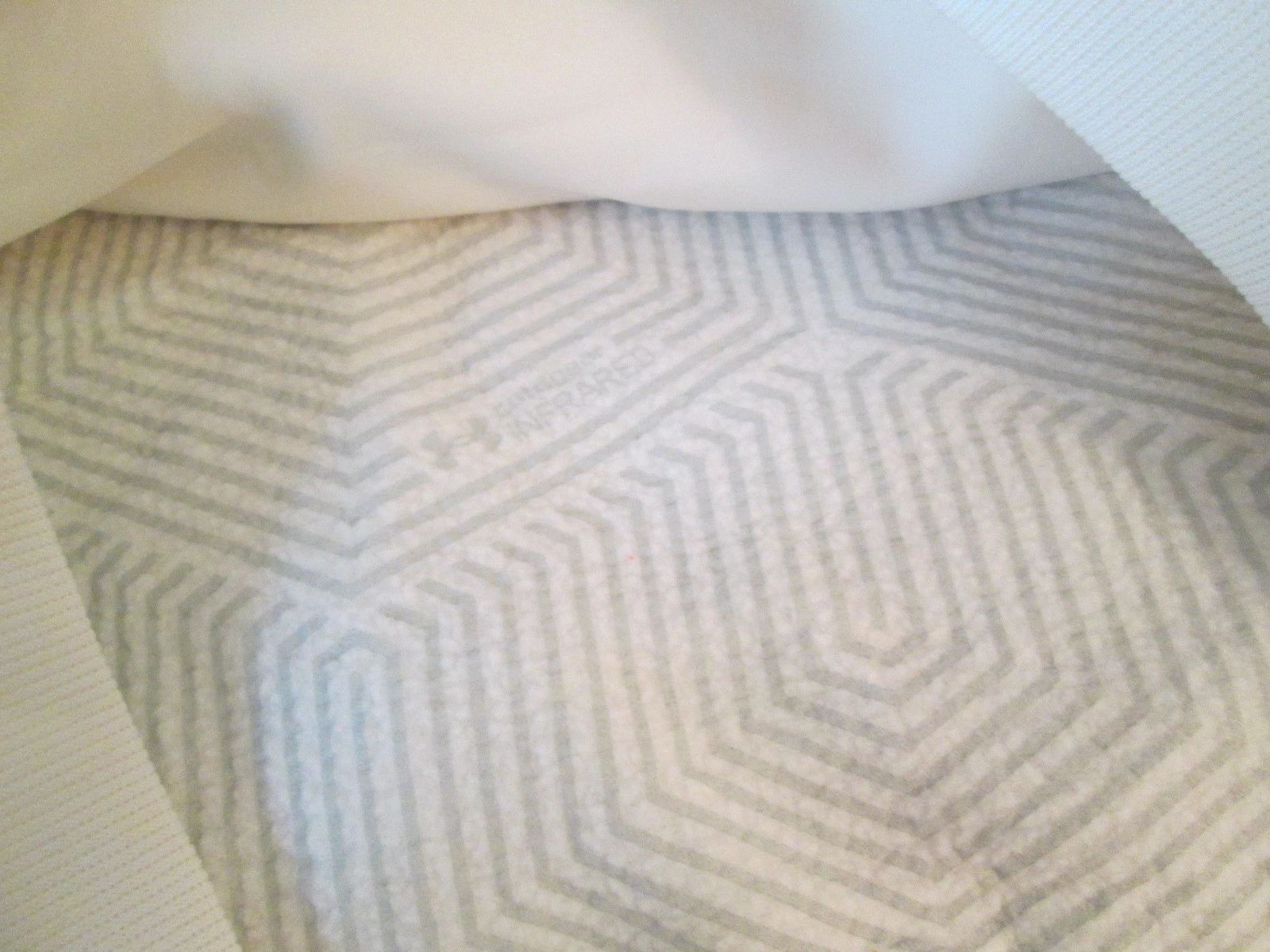 OFF WHITE NUOVA felpa con cappuccio donna UNDER ARMOUR COLDG INFRARED STORM bianco sporco LG SPEDIZIONE GRATUITA