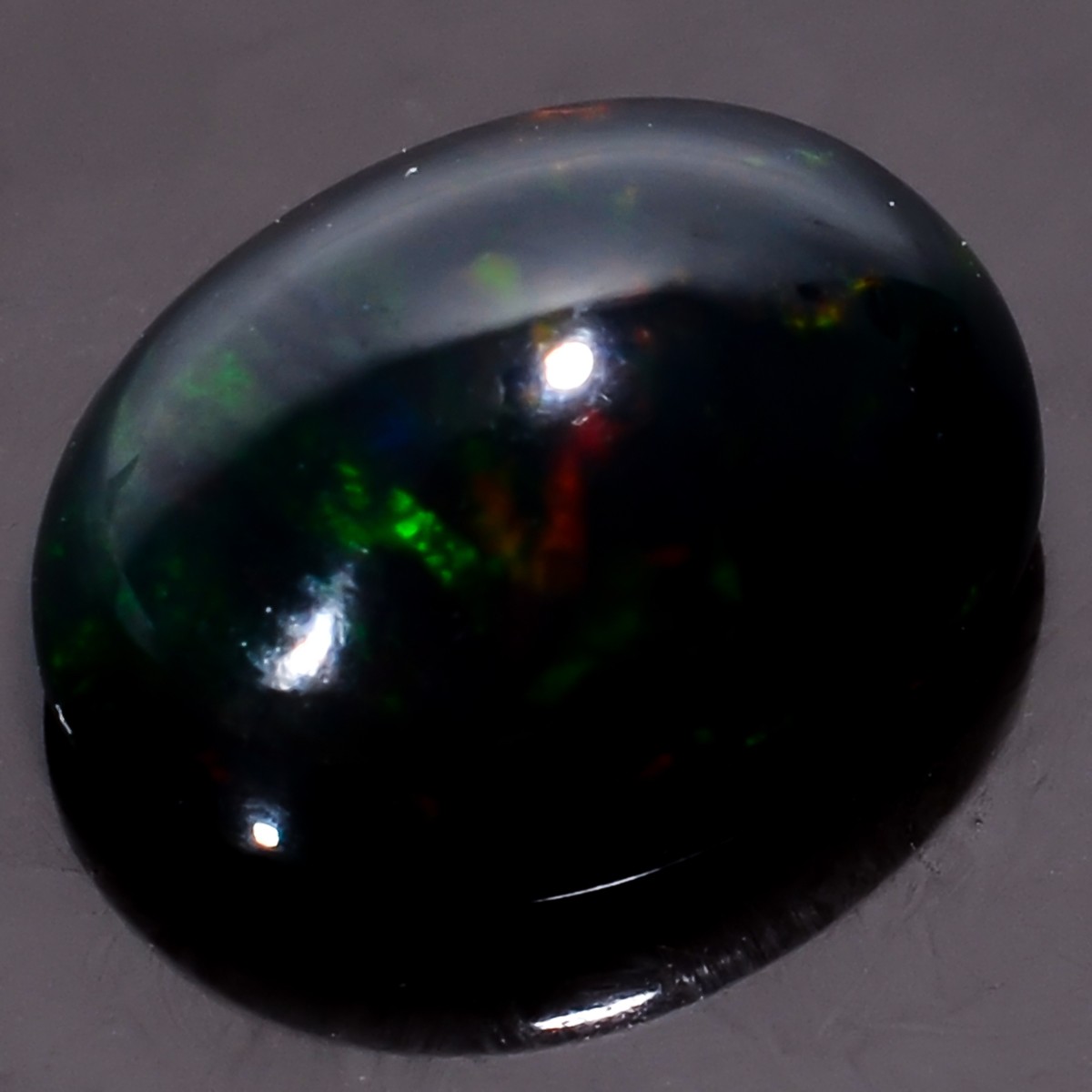 Opale Noire Naturelle D'Éthiopie - Cabochon Ovale 3,305 Ct - Multicolore - Qualité Supérieure