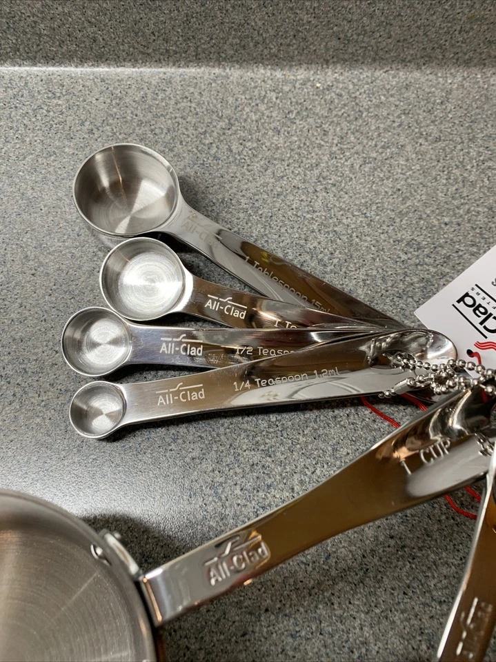 Nuevo Juego de 4 tazas medidoras y 4 cucharas ALL-CLAD de acero inoxidable tamaño estándar Foto 3 de 4