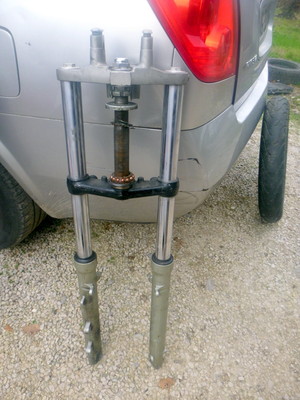 Fourche Avant Pour Moto KTM - Occasion, Opérationnelle (lire L'annonce Pour Détails)