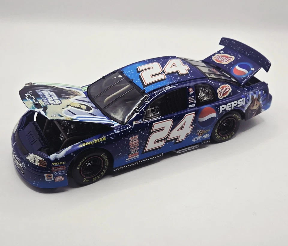 Chevrolet Monte Carlo 1999 Jeff Gordon #24 Pepsi/Star Wars diecast 1/24 Foto 2 de 4