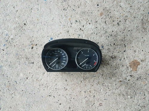 BMW 3er E90 E91 LCI Tacho Kombiinstrument Diesel 9242346